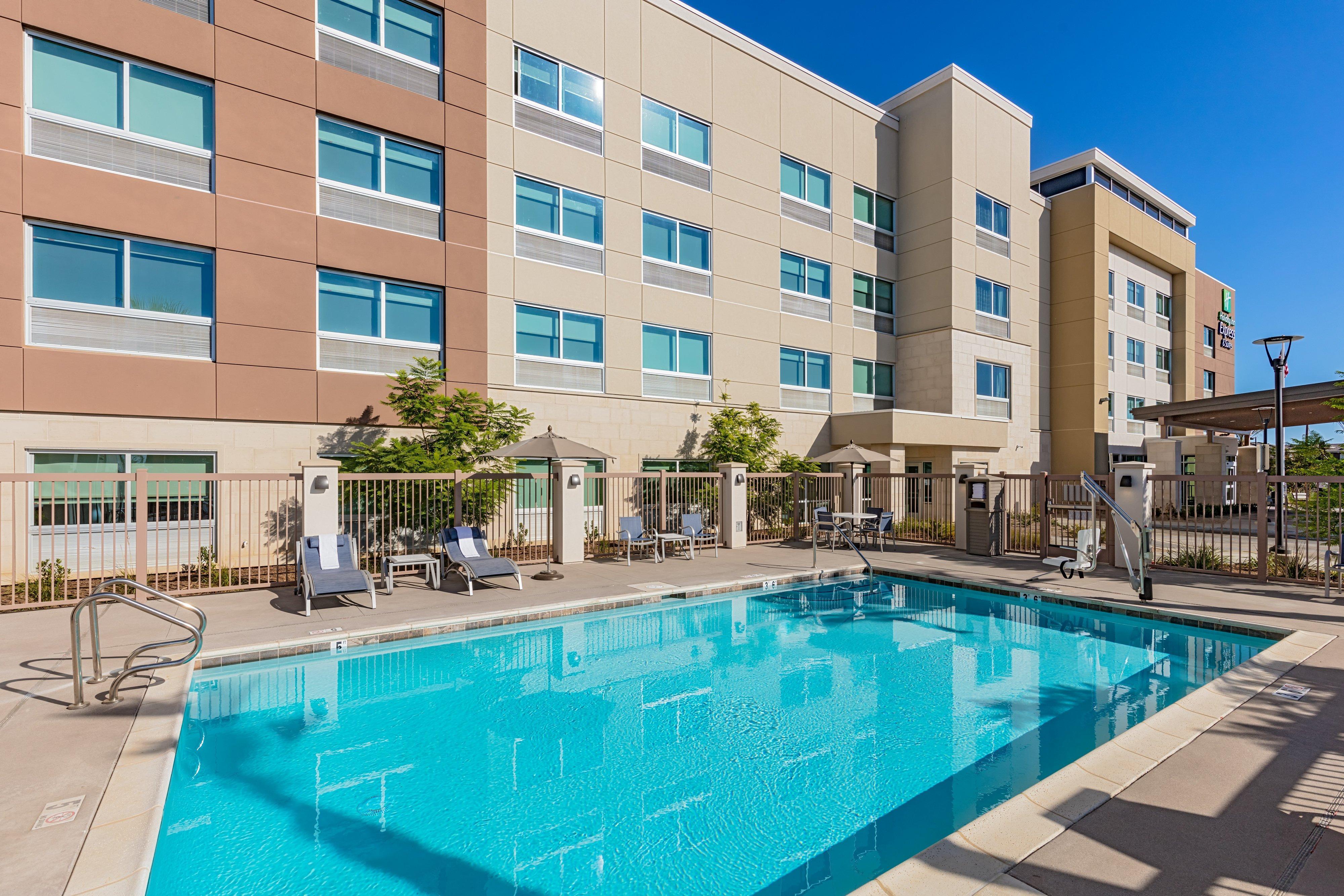 Holiday Inn Express & Suites - Moreno Valley - Riverside By Ihg Екстериор снимка